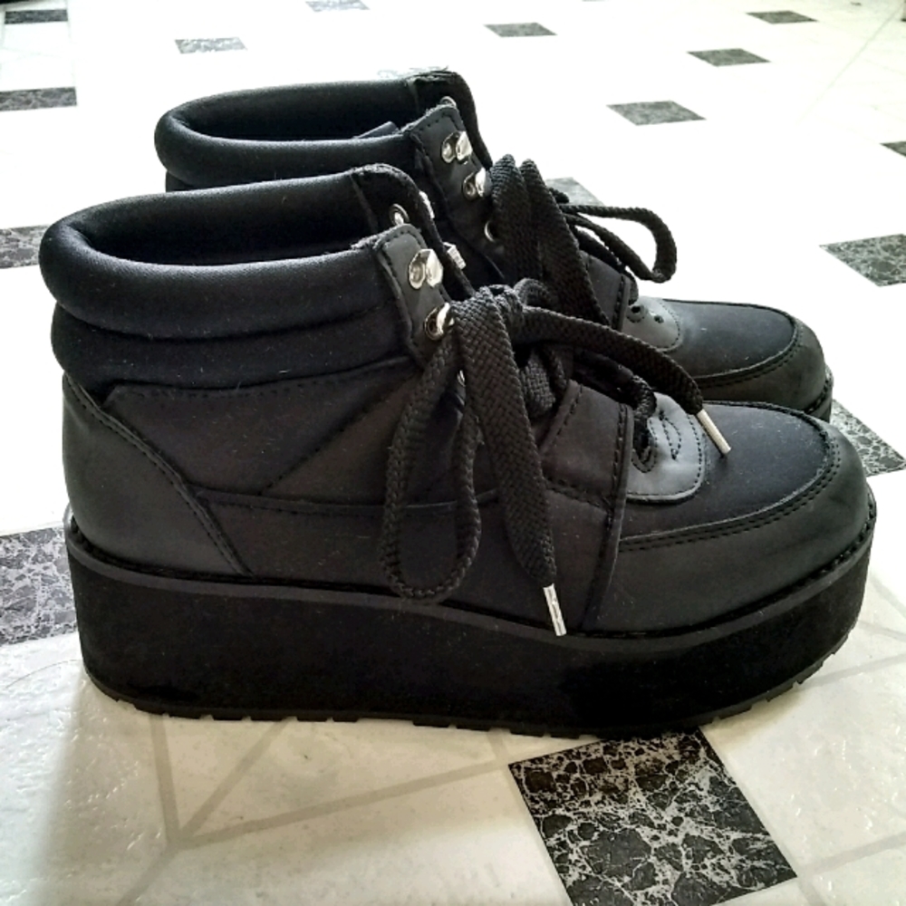 H&M Platforms